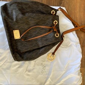 Michael Kors medium bucket bag